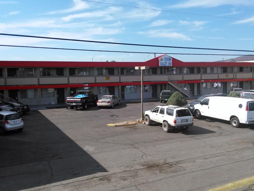 Yakima Valley Inn Exterior photo